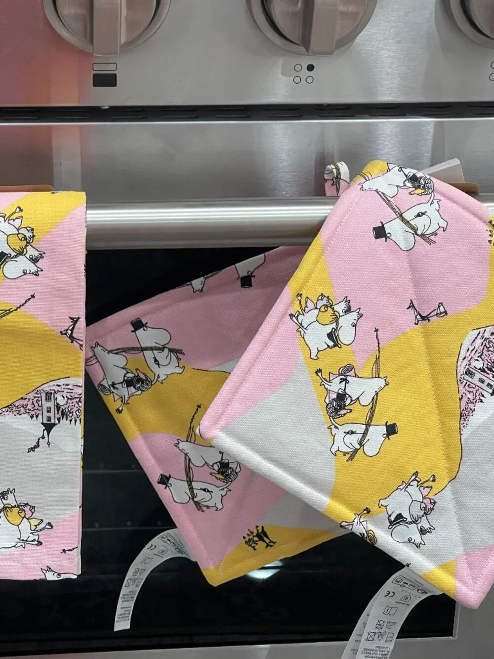 3 pc Moomin Arabia Family Time Kitchen Set Towel + 2 Pot Holders Finland- NEW
